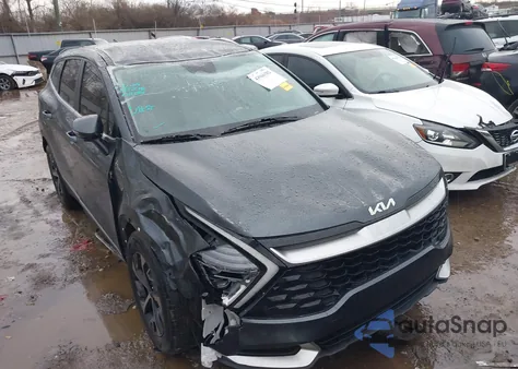 2025 Kia Sportage Ex z USA, uszkodzony, nr VIN KNDPV3DFXS7336958